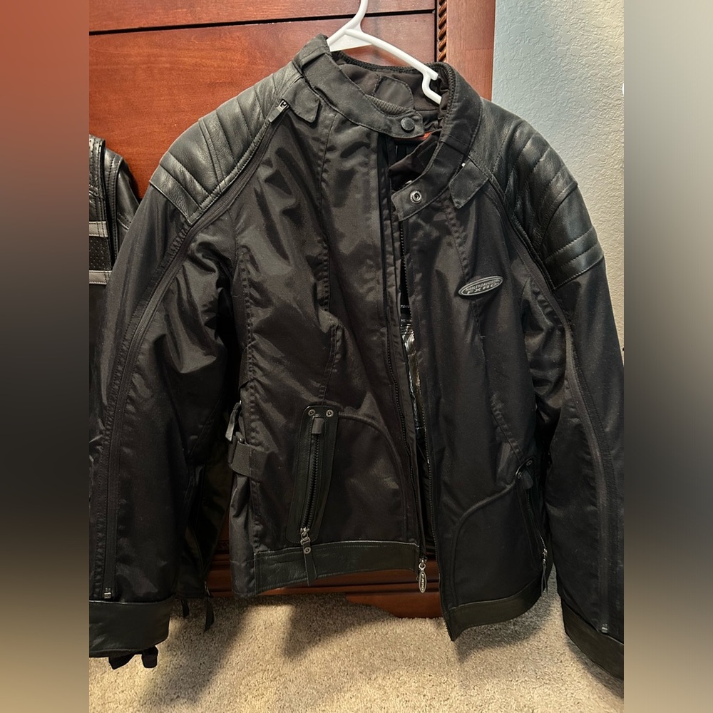 Harley-Davidson Black Performance Jacket with Glossy Finish